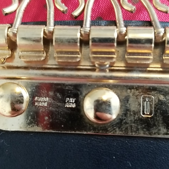 Vintage Gucci Key Holder- Authentic - Picture 6 of 16